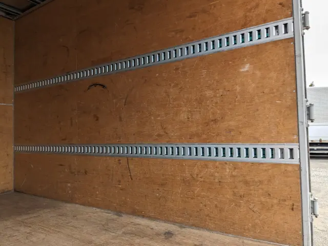 いすゞ エルフ TPG-NLR85AN(2WD)の写真19