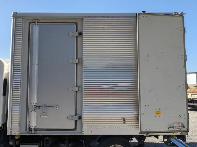 いすゞ エルフ TPG-NLR85AN(2WD)の写真21