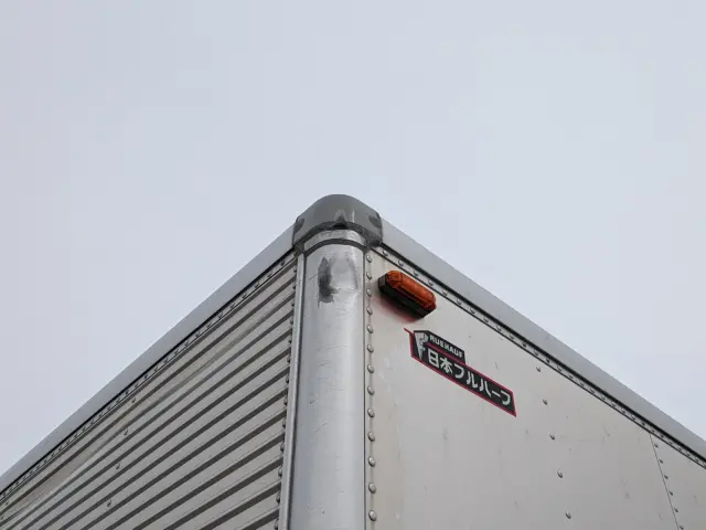 いすゞ エルフ TPG-NLR85AN(2WD)の写真24