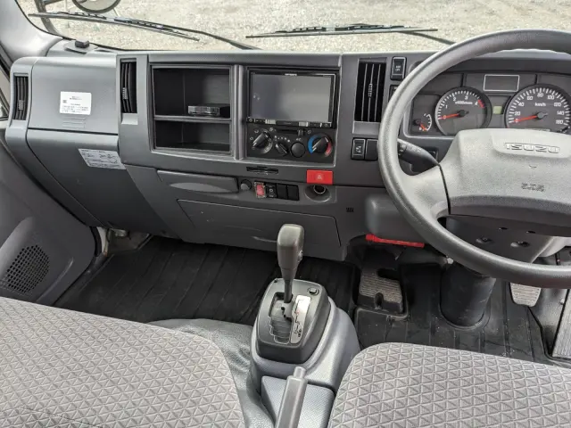 いすゞ エルフ TPG-NLR85AN(2WD)の写真27