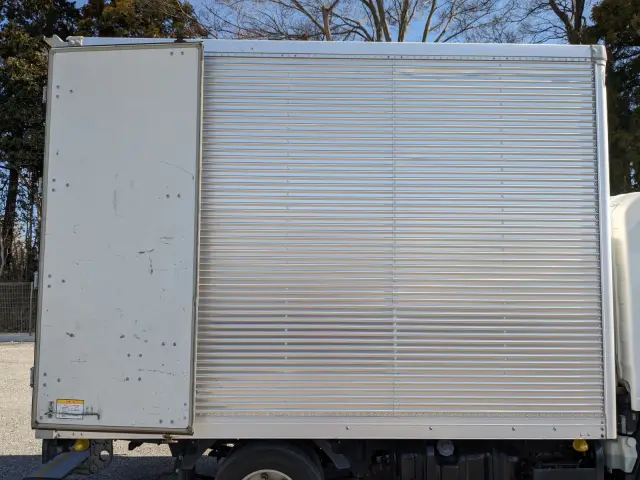 いすゞ エルフ TPG-NLR85AN(2WD)の写真33