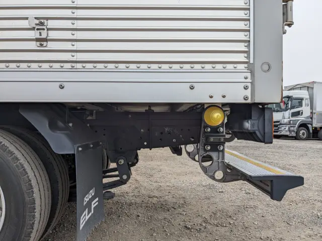 いすゞ エルフ TPG-NLR85AN(2WD)の写真34
