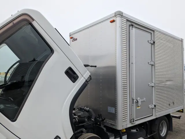 いすゞ エルフ TPG-NLR85AN(2WD)の写真44