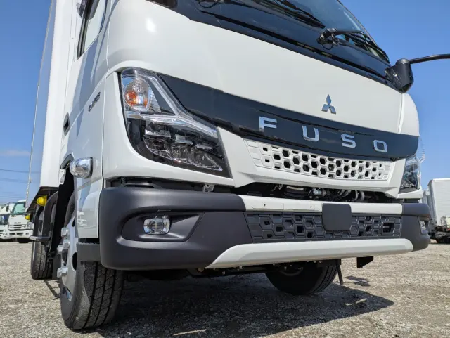 三菱 キャンター 2RG-FBAV0(2WD)の写真3