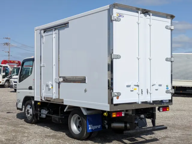 三菱 キャンター 2RG-FBAV0(2WD)の写真5