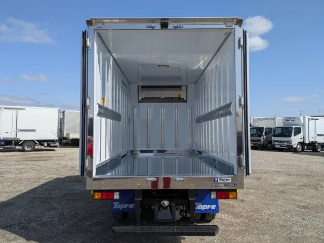 三菱 キャンター 2RG-FBAV0(2WD)の写真10