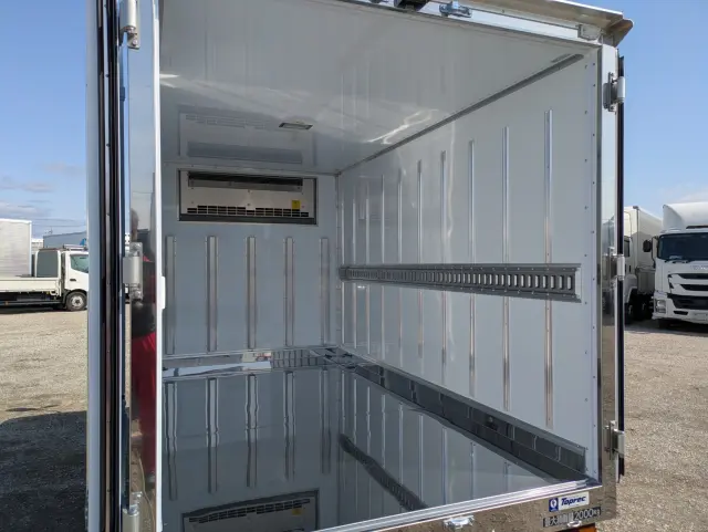 三菱 キャンター 2RG-FBAV0(2WD)の写真17