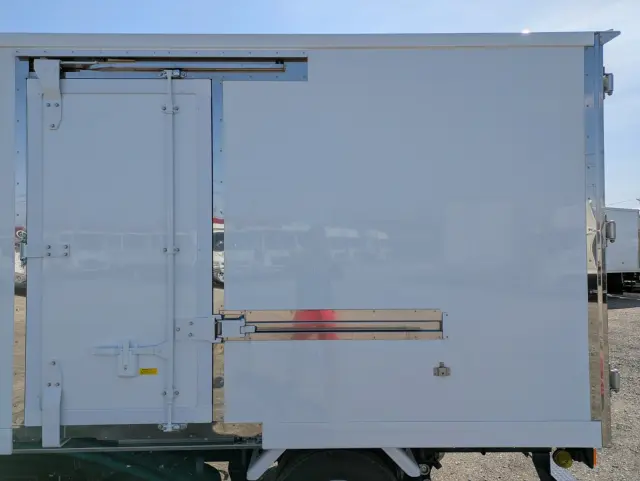 三菱 キャンター 2RG-FBAV0(2WD)の写真20