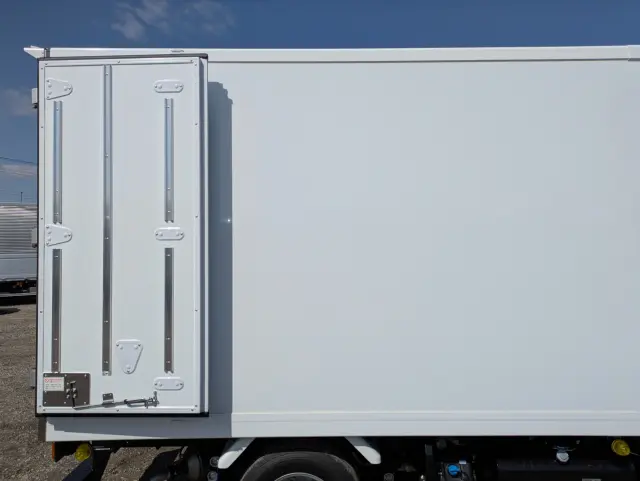 三菱 キャンター 2RG-FBAV0(2WD)の写真26