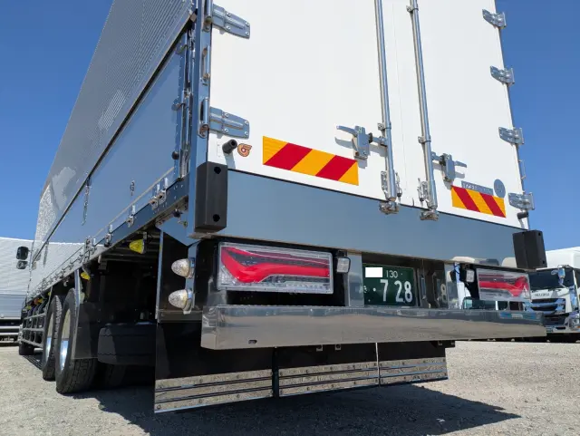 いすゞ ギガ 2PG-CYL77DA(6x2)の写真6