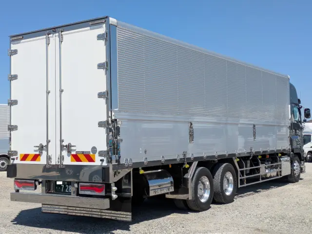 いすゞ ギガ 2PG-CYL77DA(6x2)の写真7