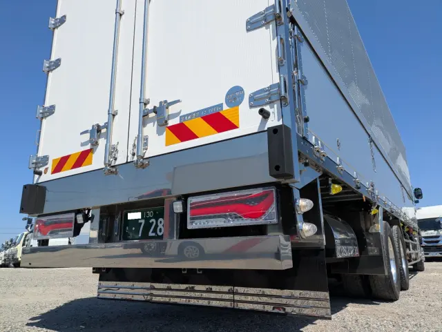 いすゞ ギガ 2PG-CYL77DA(6x2)の写真8