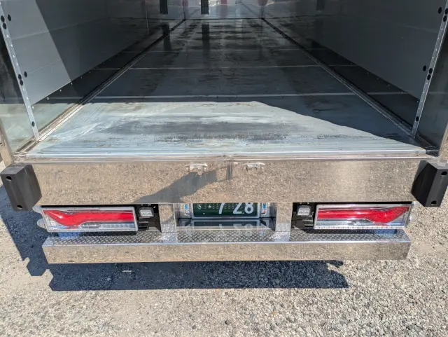 いすゞ ギガ 2PG-CYL77DA(6x2)の写真12