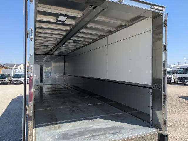 いすゞ ギガ 2PG-CYL77DA(6x2)の写真16