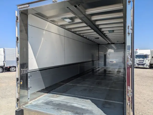 いすゞ ギガ 2PG-CYL77DA(6x2)の写真17