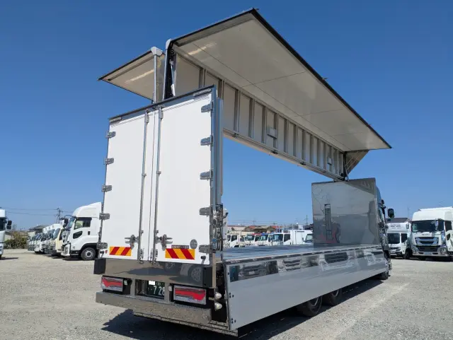 いすゞ ギガ 2PG-CYL77DA(6x2)の写真37