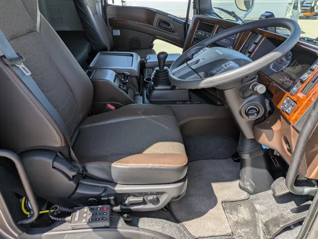 いすゞ ギガ 2PG-CYL77DA(6x2)の写真38