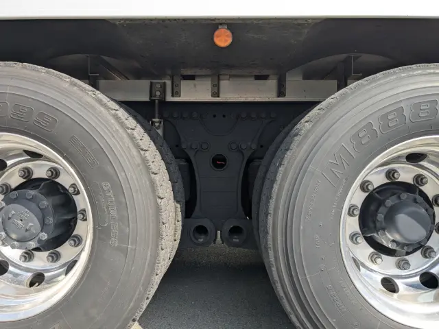 日野 プロフィア 2DG-FR1AHC(6x2)の写真11