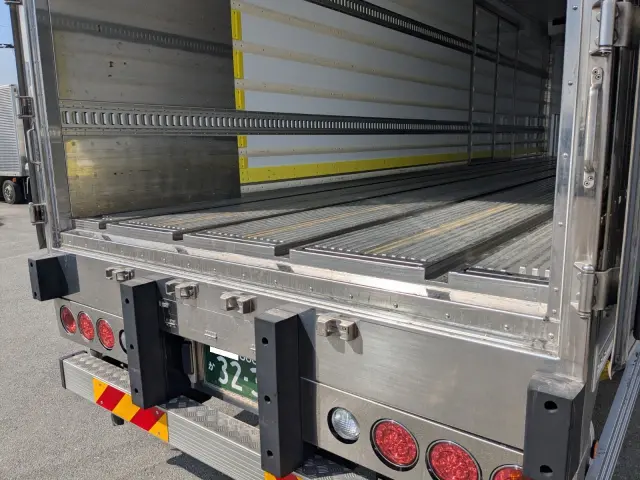 日野 プロフィア 2DG-FR1AHC(6x2)の写真20