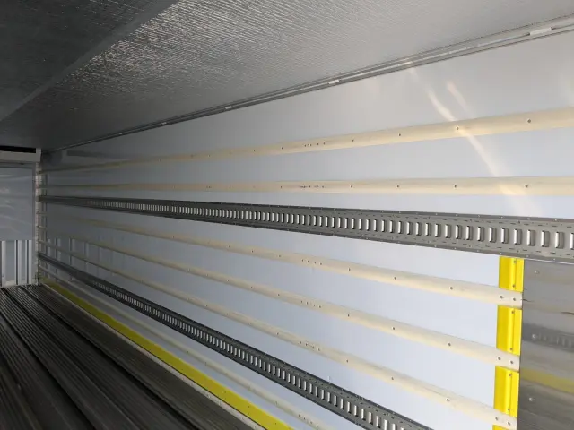 日野 プロフィア 2DG-FR1AHC(6x2)の写真31