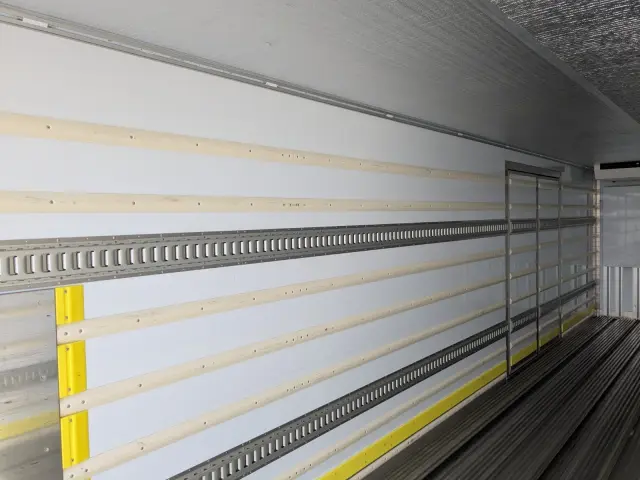 日野 プロフィア 2DG-FR1AHC(6x2)の写真32