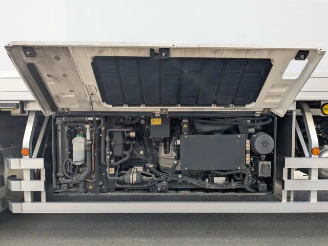 日野 プロフィア 2DG-FR1AHC(6x2)の写真35
