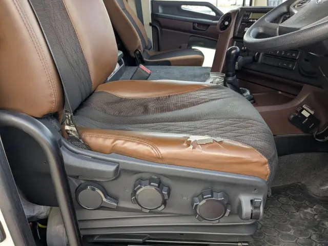 日野 プロフィア 2DG-FR1AHC(6x2)の写真39