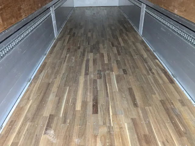 日野 プロフィア 2DG-FW1AHC(8x4)の写真20