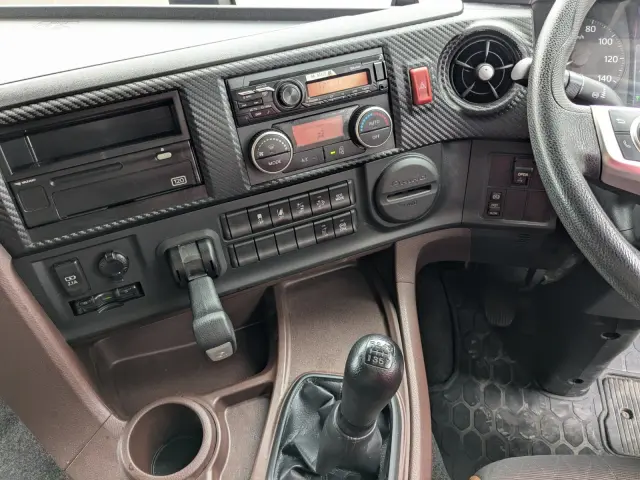 日野 プロフィア 2DG-FW1AHC(8x4)の写真28