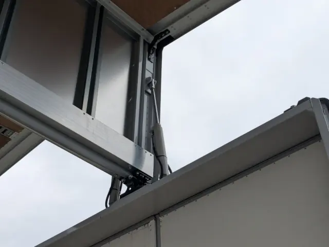 日野 プロフィア 2DG-FW1AHC(8x4)の写真35