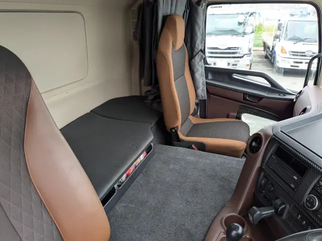 日野 プロフィア 2DG-FW1AHC(8x4)の写真37