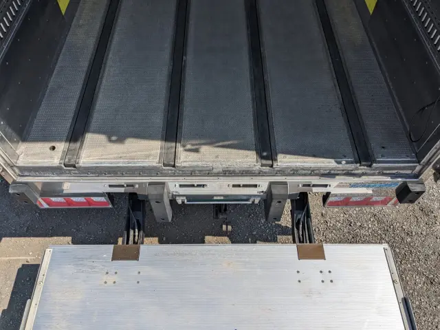 日野 プロフィア 2DG-FW1AHG(8x4)の写真11