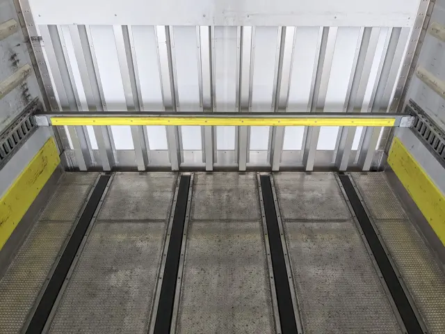 日野 プロフィア 2DG-FW1AHG(8x4)の写真15