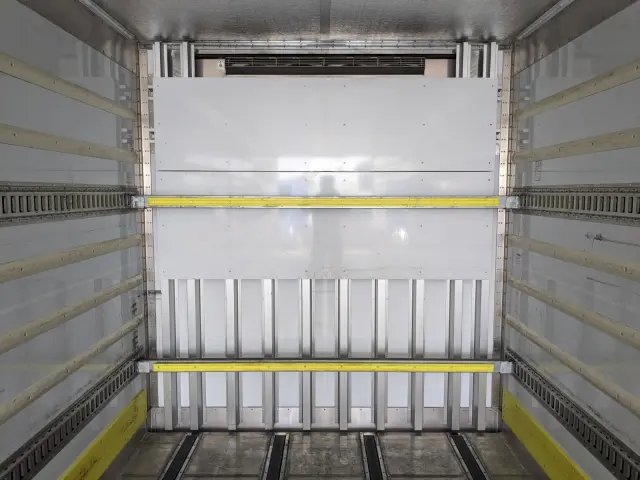 日野 プロフィア 2DG-FW1AHG(8x4)の写真17