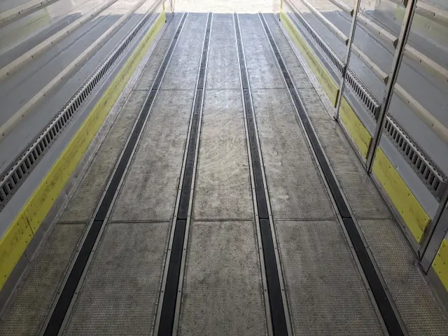 日野 プロフィア 2DG-FW1AHG(8x4)の写真18