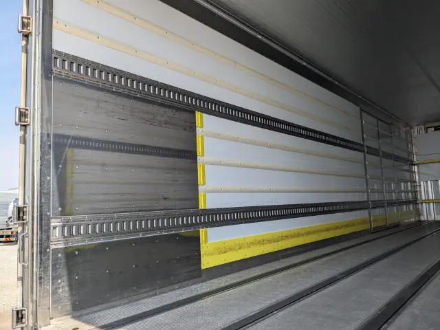 日野 プロフィア 2DG-FW1AHG(8x4)の写真20