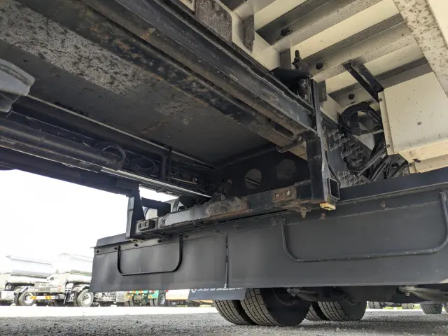 日野 プロフィア 2DG-FW1AHG(8x4)の写真35