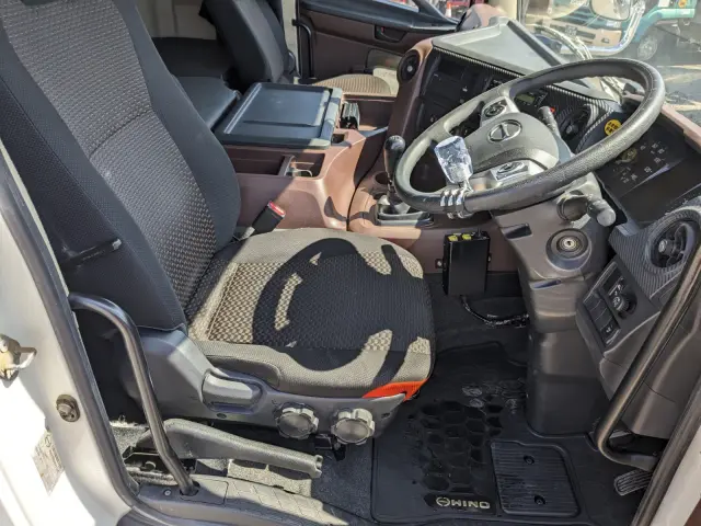 日野 プロフィア 2DG-FS1AGA(6x4)の写真27