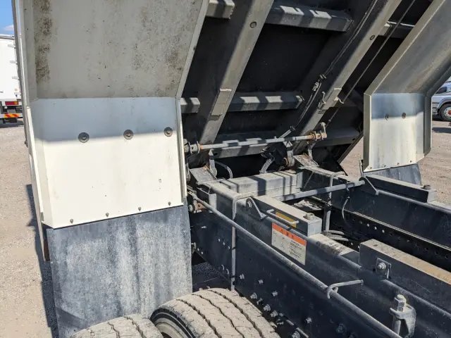 日野 プロフィア 2DG-FS1AGA(6x4)の写真33