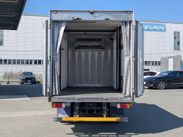 いすゞ エルフ 2RG-NPR88AN(2WD)の写真8