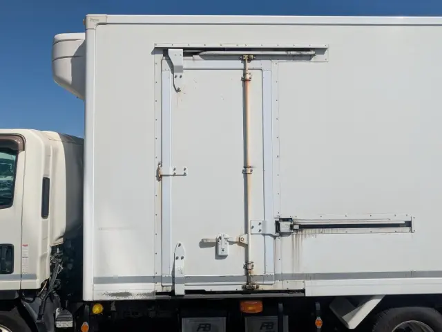 いすゞ エルフ 2RG-NPR88AN(2WD)の写真13