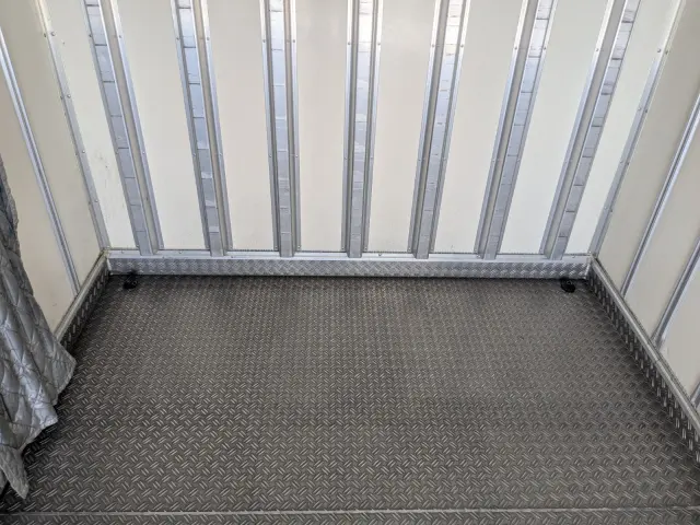 いすゞ エルフ 2RG-NPR88AN(2WD)の写真24