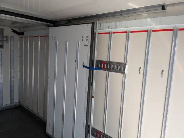 いすゞ エルフ 2RG-NPR88AN(2WD)の写真31