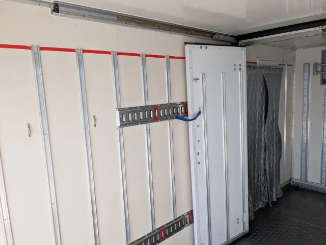 いすゞ エルフ 2RG-NPR88AN(2WD)の写真32