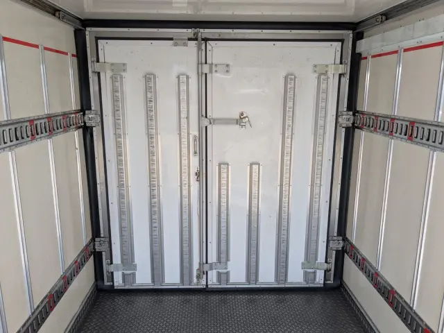 いすゞ エルフ 2RG-NPR88AN(2WD)の写真33