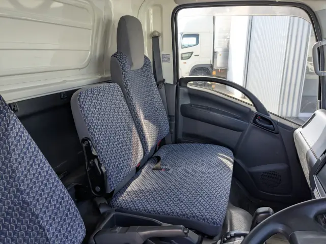 いすゞ エルフ 2RG-NPR88AN(2WD)の写真35