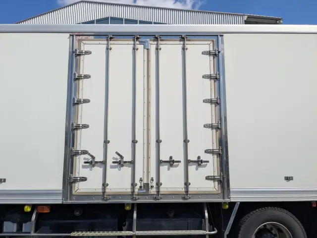 日野 プロフィア 2DG-FS1AHG(6x4)の写真14