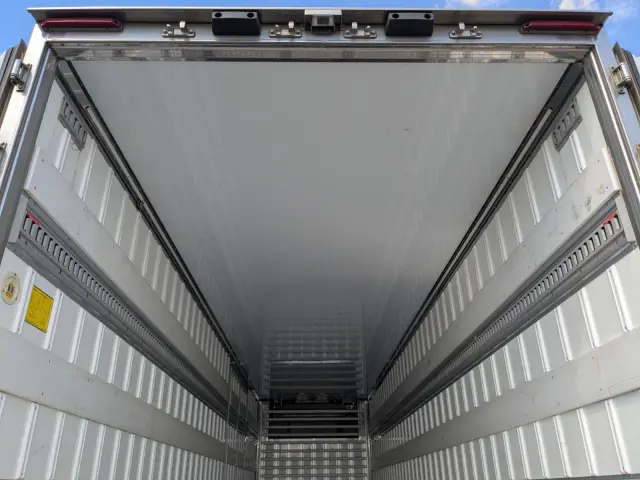 日野 プロフィア 2DG-FS1AHG(6x4)の写真21