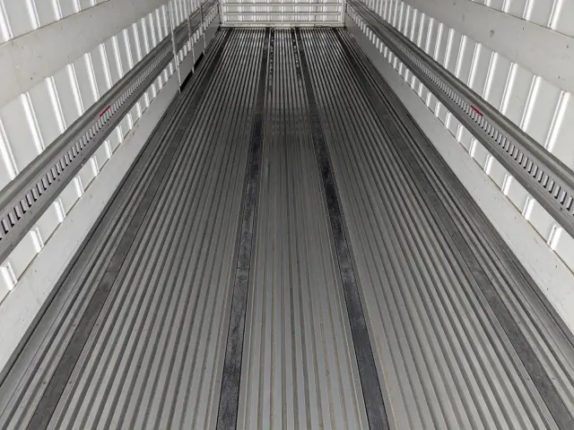 日野 プロフィア 2DG-FS1AHG(6x4)の写真22