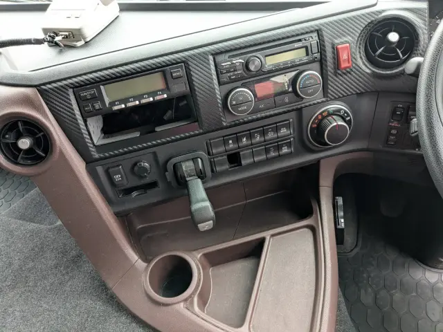 日野 プロフィア 2DG-FS1AHG(6x4)の写真28